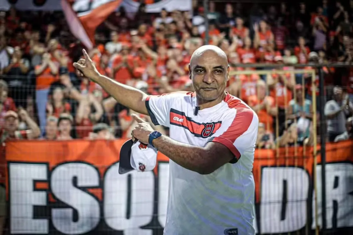 Ex-capitão da Seleção brasileira assume SAF do Brasil de Pelotas