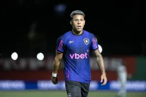 Botafogo encaminha saídas de Matheus Martins e Santi Rodríguez nesta janela