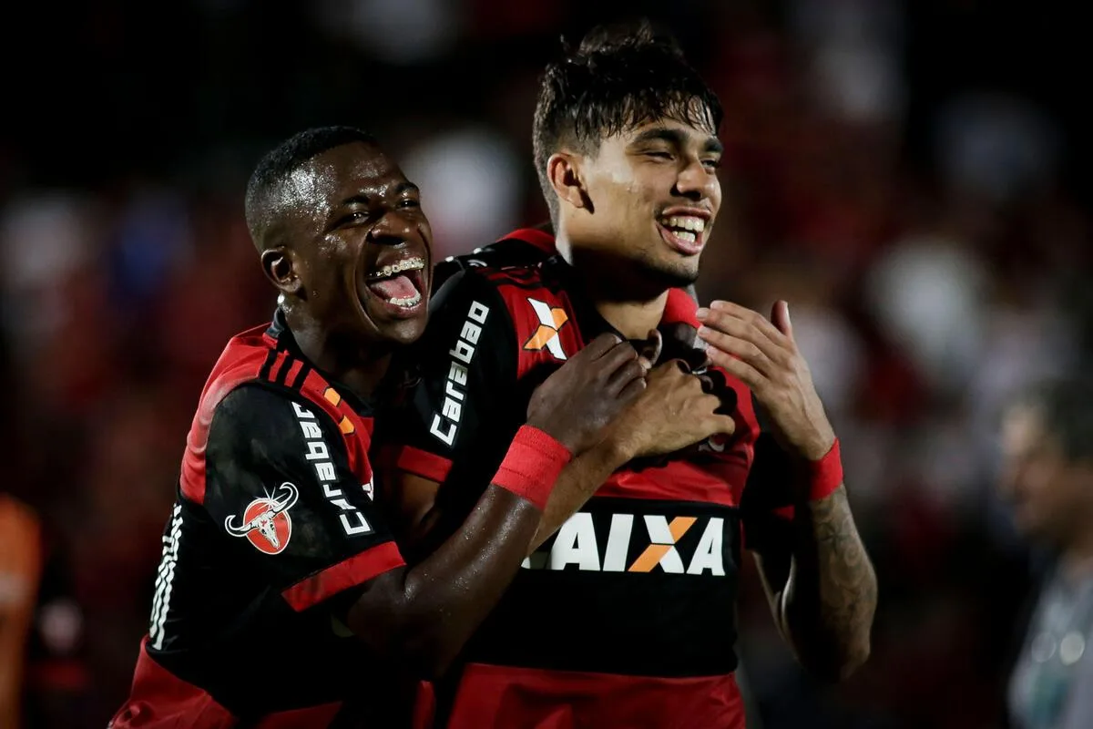 Lucas Paquetá escolhe número na camisa do Flamengo por motivo inusitado