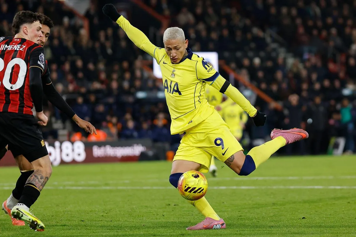 Flamengo demonstra interesse em Richarlison e monitora para meio do ano