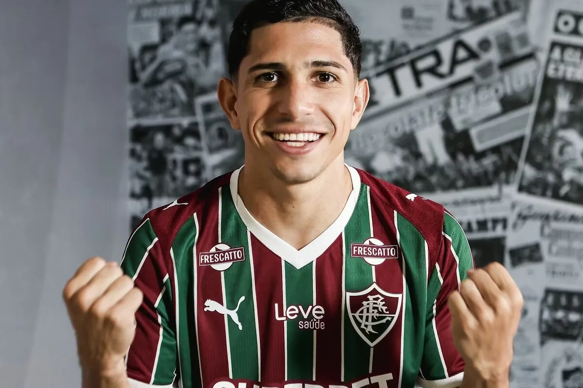Fluminense confirma contratação de Savarino e assina contrato até 2029