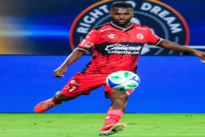 Vitinho, do Tijuana, é oferecido ao Corinthians, que analisa contratação