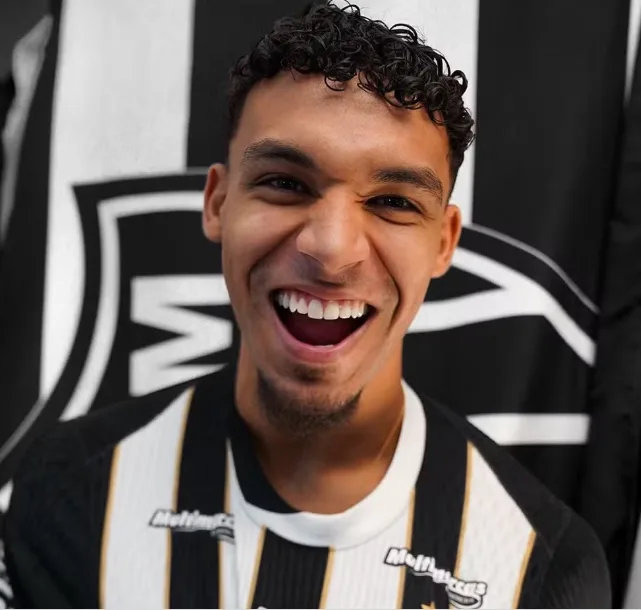 Atlético-MG anuncia a contratação de Victor Hugo, ex-Flamengo