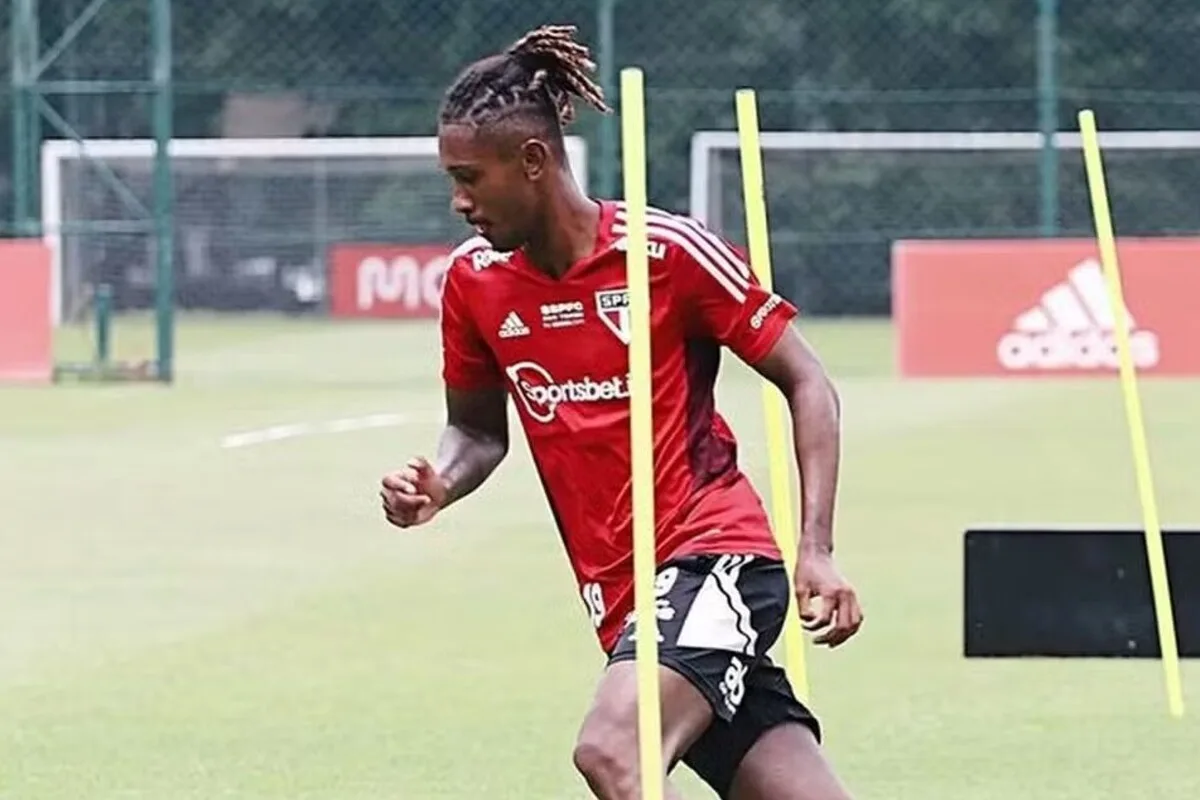 Botafogo se acerta com zagueiro ex-São Paulo e fica perto de volante argentino