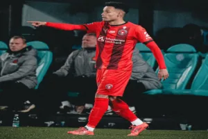 Botafogo tenta fechar com Paulinho, do Midtjylland (DIN), e disputa lateral no mercado