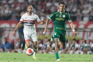 Futebol na TV hoje: Clássicos dominam o domingo (1º); confira a lista