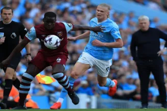 Zouma em ação pelo West Ham