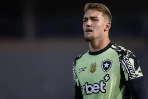 Léo Linck deve ganhar chance como titular na estreia do Botafogo na Libertadores