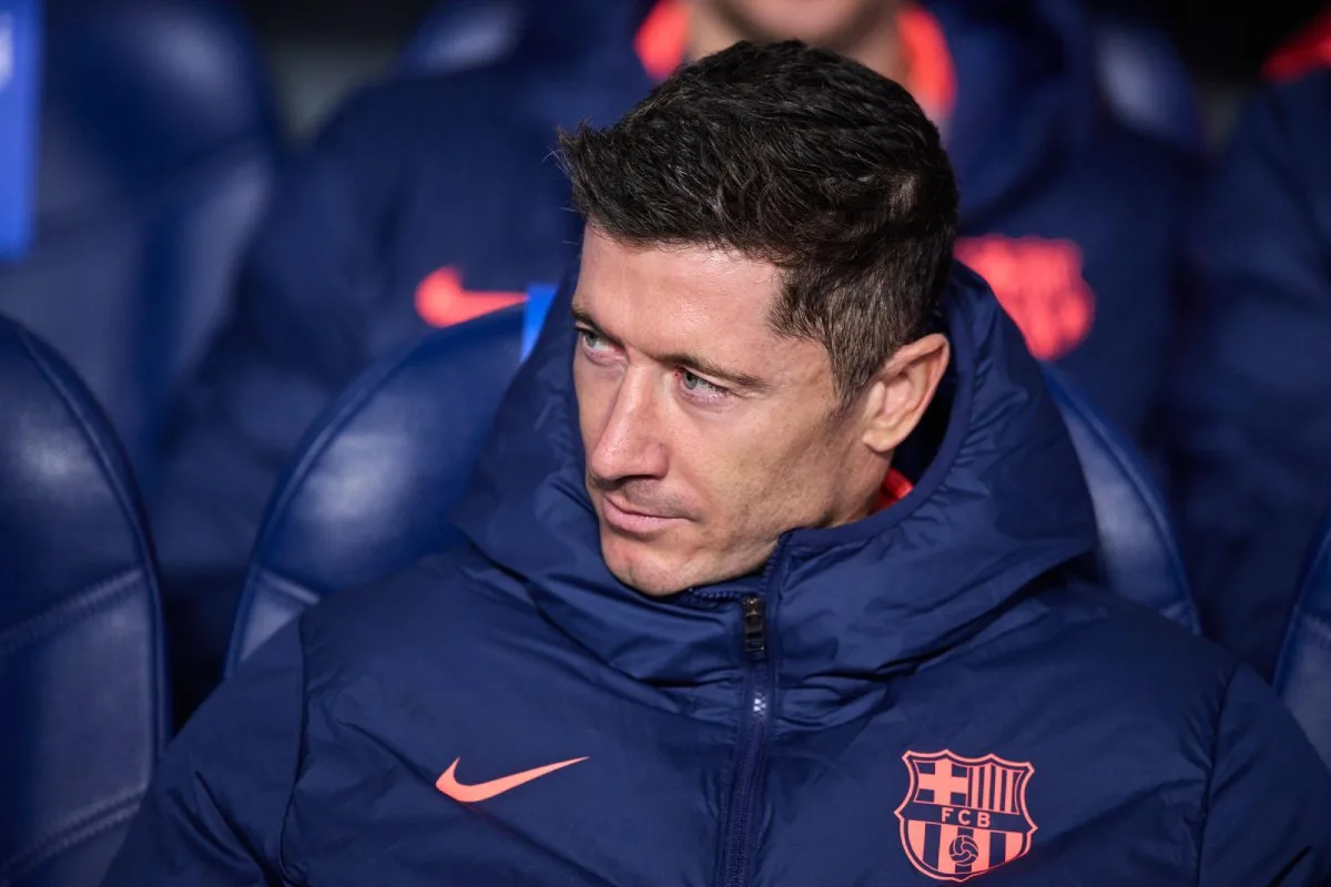 Lewandowski vive indefinição no Barcelona e atrai interesse de clubes da Europa e dos EUA