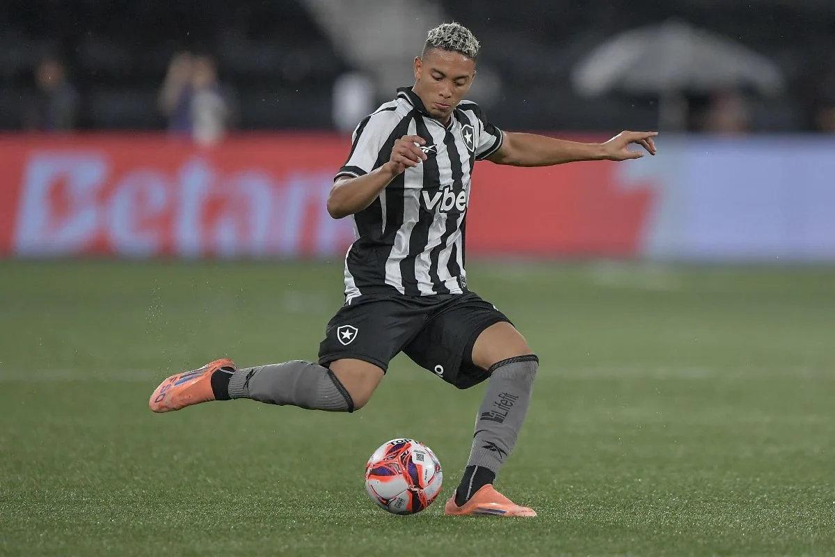 Dirigente do Junior Barranquilla cobra Botafogo e Grêmio por atrasos