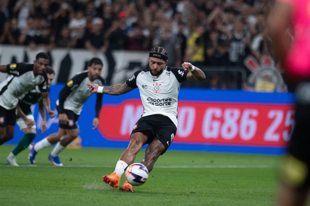 Memphis Depay fala sobre o pênalti perdido no clássico entre Corinthians e Palmeiras