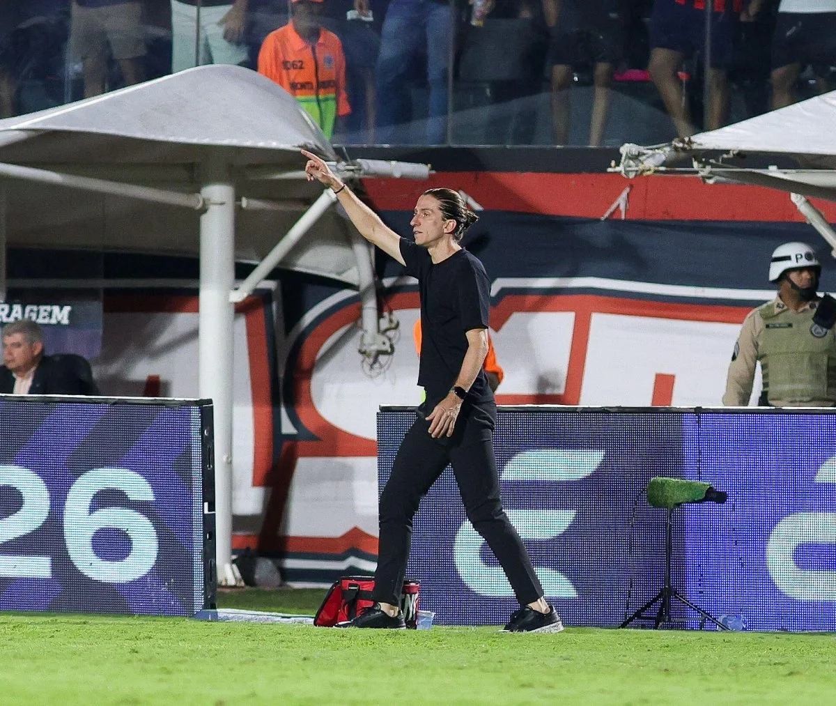 Filipe Luís faz alerta ao Flamengo: ‘Não estamos conseguindo controlar os jogos’