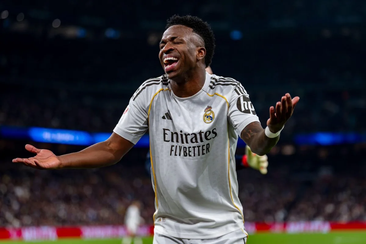 Vini Jr. marca duas vezes, o Real Madrid vence e assume a ponta de LaLiga