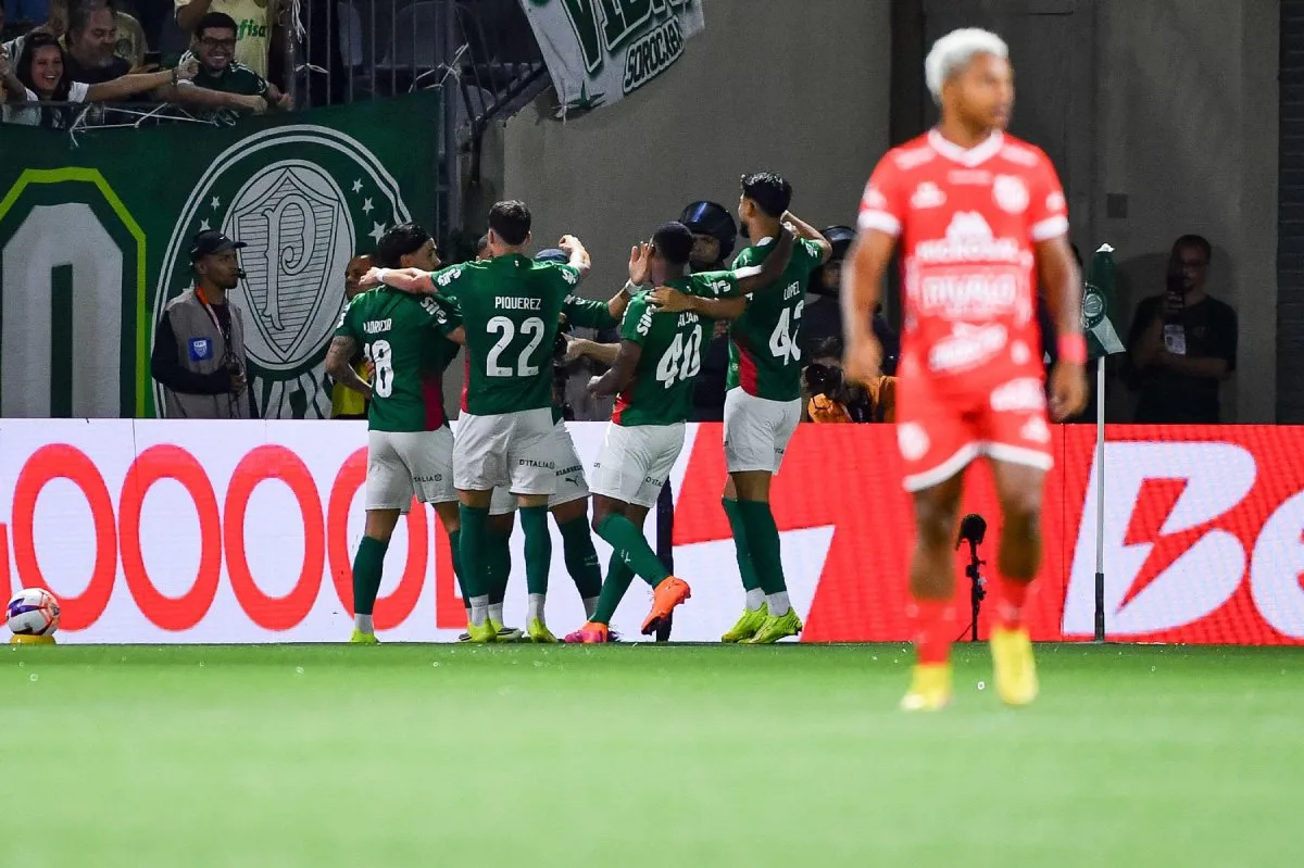 Palmeiras goleia o Capivariano e vai à semifinal do Paulista pelo 13º ano seguido