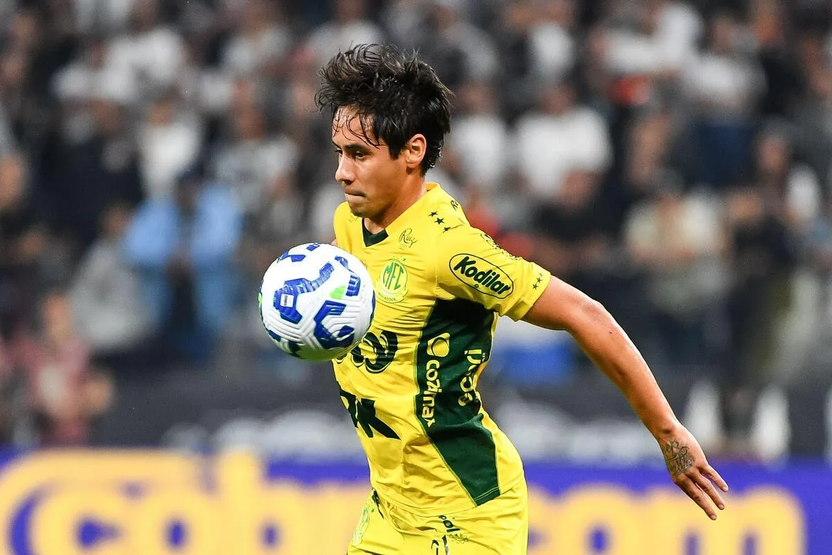 Santos mira volante do Mirassol para corrigir falhas no meio-campo