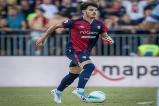 Zé Pedro, do Cagliari