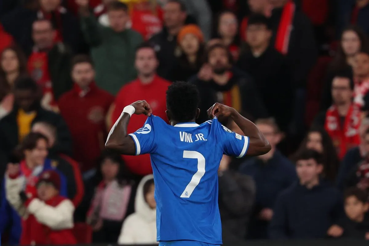 Henry, Rooney e outros jogadores defendem Vini Jr após caso de racismo