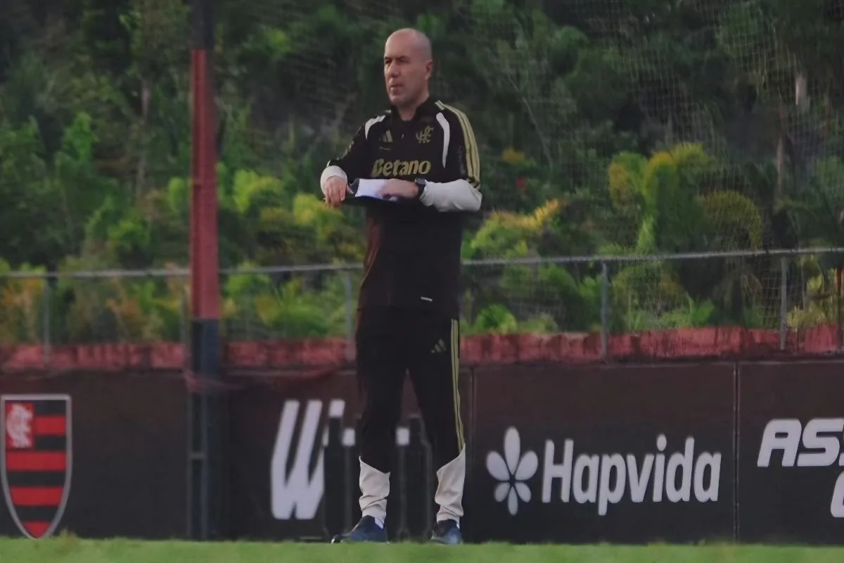 Flamengo oficializa contratação de Leonardo Jardim