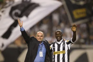 Jornalistas relembram Seedorf no Brasil e comparam: “Impacto foi maior que o de Memphis”