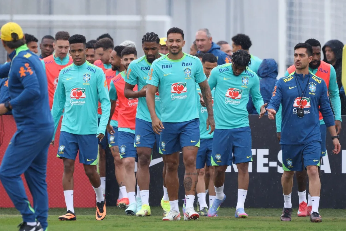 Carlo Ancelotti crava convocação de Danilo, do Flamengo, para a Copa