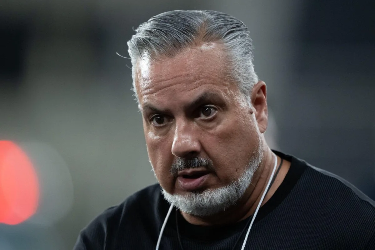 José Boto faz dura cobrança aos jogadores do Flamengo, diz jornal