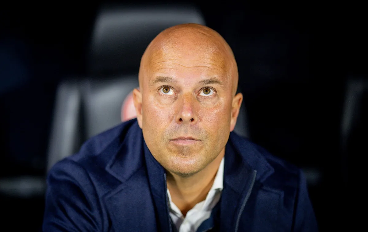 “Arne Slot será demitido”: imprensa europeia garante mudança de comando no Liverpool