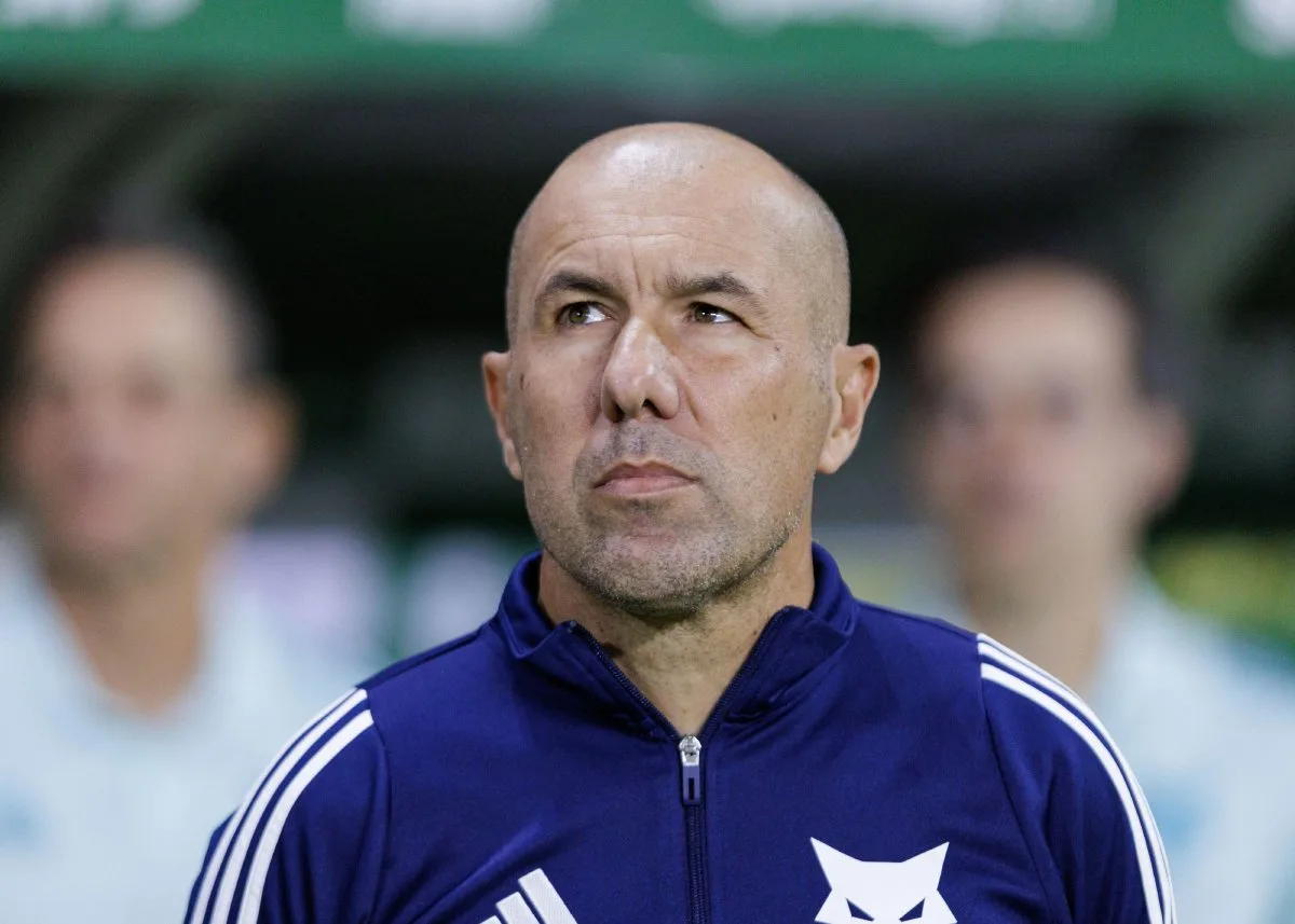 Flamengo encaminha acerto com Leonardo Jardim para o lugar de Filipe Luís