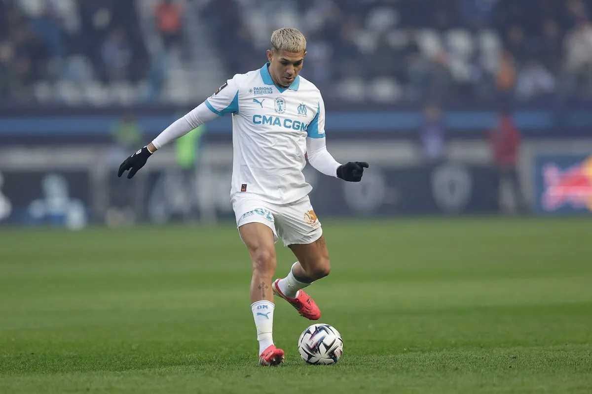 Com Nino como plano A, Palmeiras monitora outros zagueiros; veja os nomes