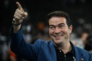 Marcelo Paz justifica venda de André: “O Corinthians precisa vender jogadores”