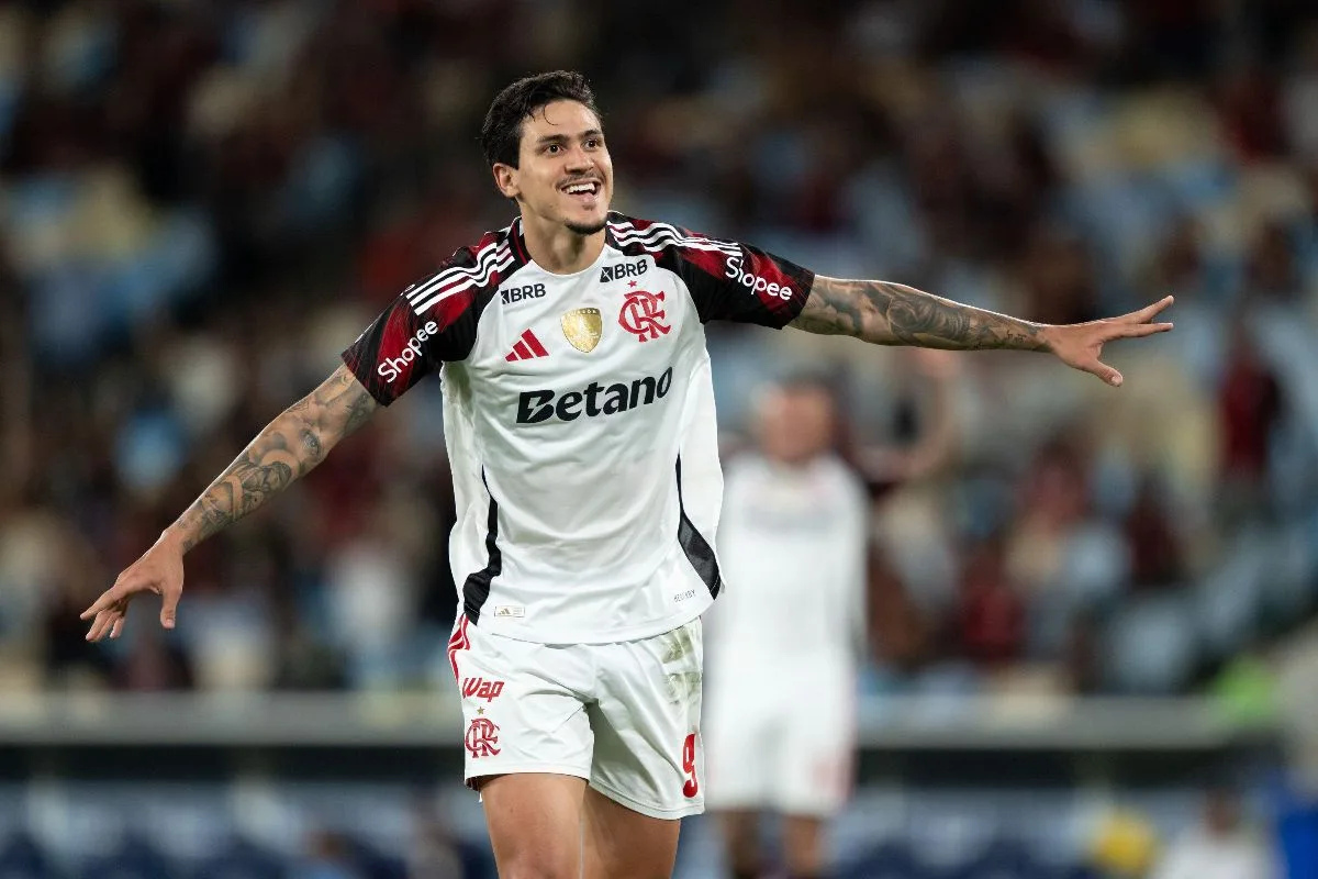 Rolo compressor no Maracanã: Fla aplica 8 a 0 no Madureira e garante vaga na decisão