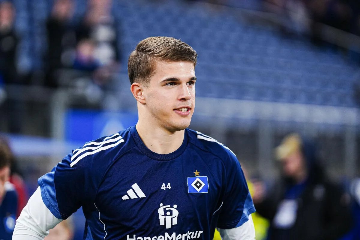 Barcelona observa Luka Vušković como possível reforço para a defesa