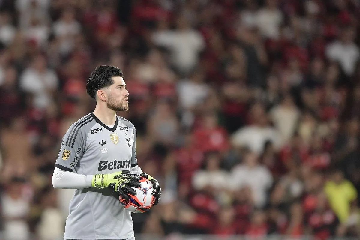 Rossi decide nos pênaltis e Flamengo conquista tricampeonato do Carioca