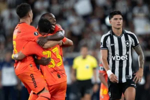 Noite amarga no Nilton Santos: Botafogo perde por 1 a 0 e cai na Copa Libertadores