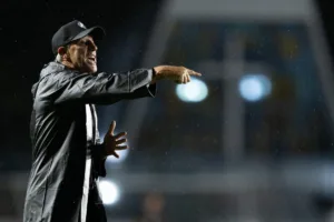 Renato explica mudança tática no Vasco para virada sobre o Palmeiras