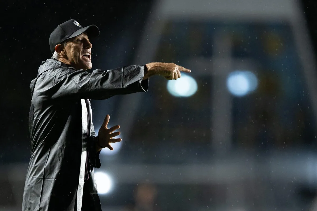 Renato explica mudança tática no Vasco para virada sobre o Palmeiras