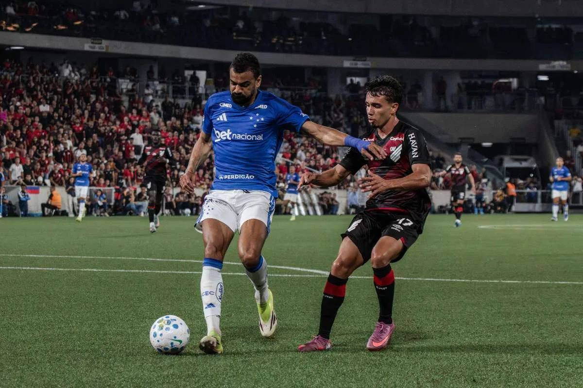 Fabrício Bruno expõe crise no Cruzeiro e faz alerta ao elenco: “Não está ruim. Está péssimo”