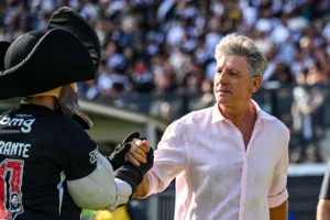 Renato celebra boa fase do Vasco, mas pede reforços: “Pensar ainda maior”