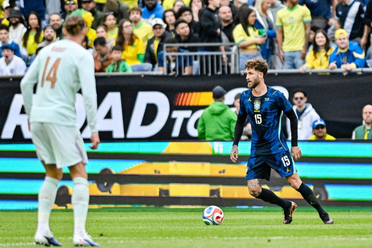 Estreante, Léo Pereira chama a atenção para a falta de entrosamento da Seleção