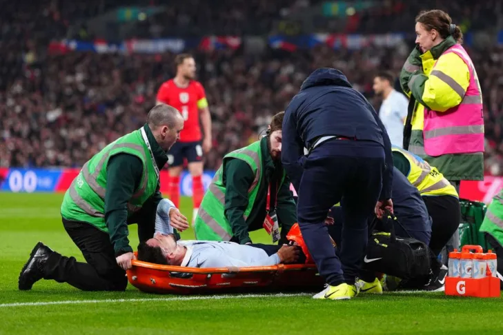 Piquerez deixa campo de maca