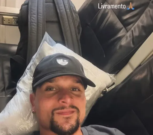 Botafogo vive madrugada tensa após falha em avião