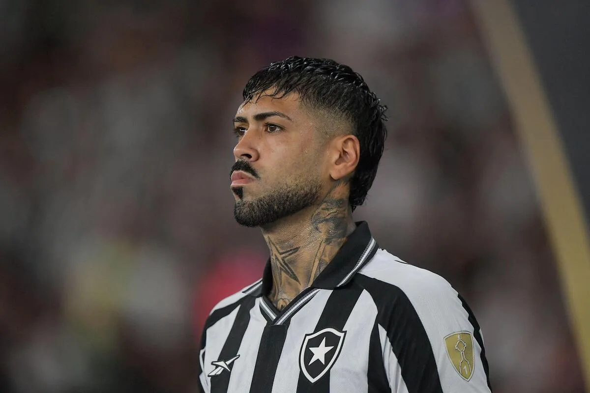 Barboza explica atraso em renovação com o Botafogo: “Preciso de segurança”