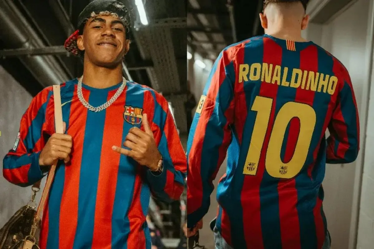 Barcelona lança camisa de Ronaldinho e produto esgota em poucas horas