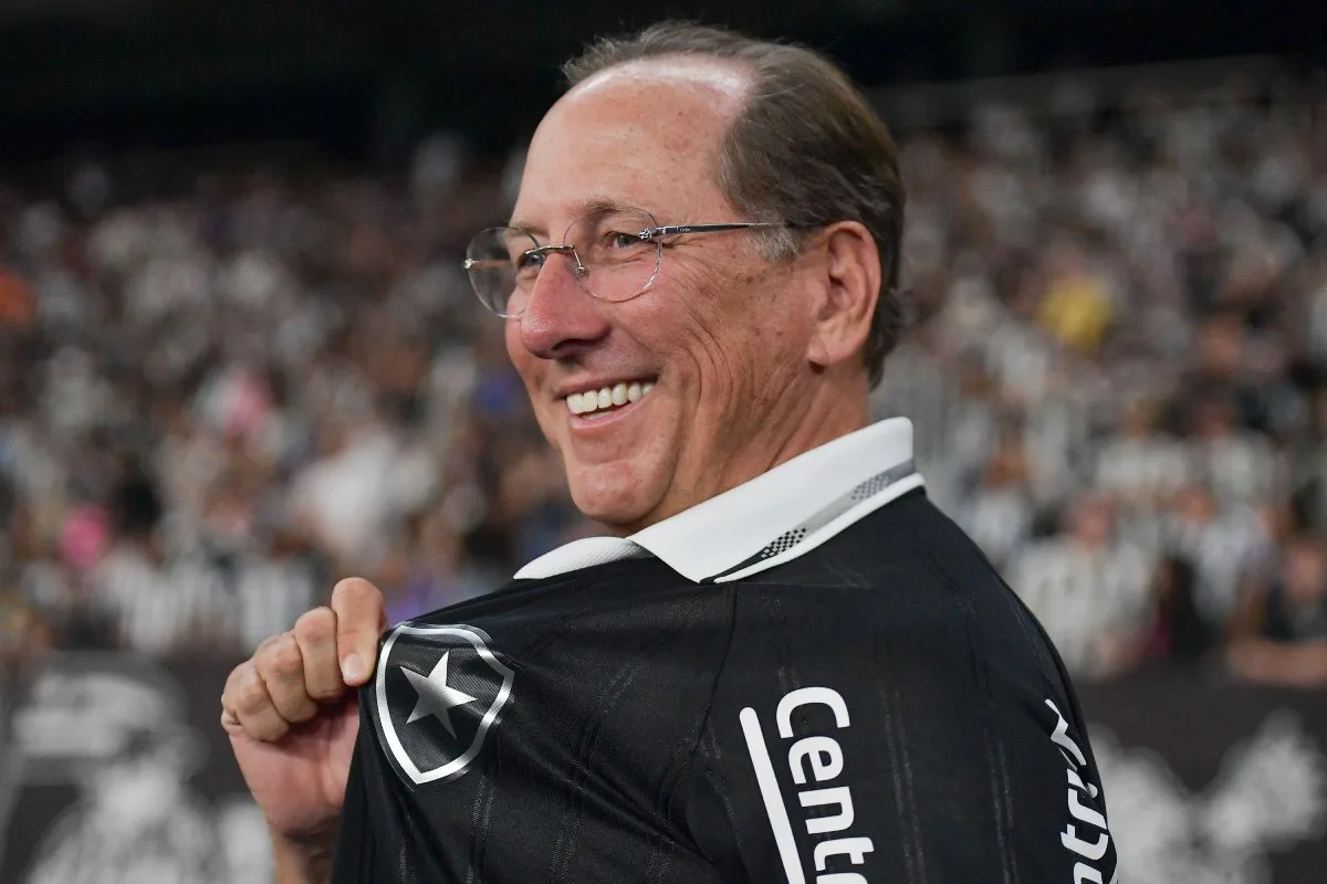 Administradora coloca SAF do Botafogo à venda em anúncio de jornal britânico