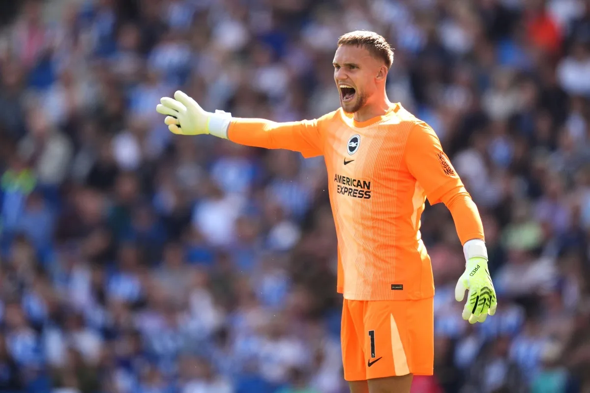 Arsenal, PSG e mais três: goleiro holandês encanta gigantes europeus