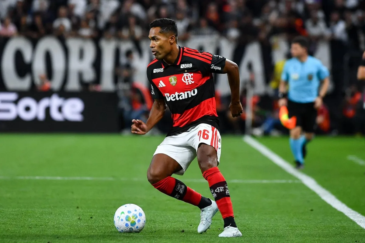 Alex Sandro é a novidade do Flamengo para o clássico contra o Fluminense