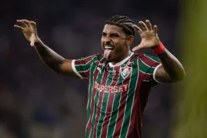 Fluminense atropela Corinthians e assume vice-liderança; paulistas não vencem há oito jogos