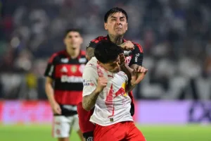 Jardim pede postura ao Flamengo e critica Pulgar pela expulsão