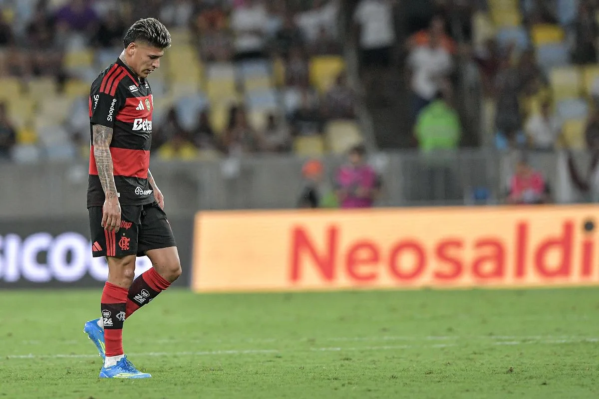 Flamengo volta a multar Carrascal por indisciplina e caso pode piorar no STJD