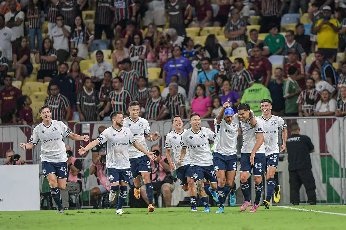 Fábio reconhece protestos da torcida e expõe momento delicado do Fluminense