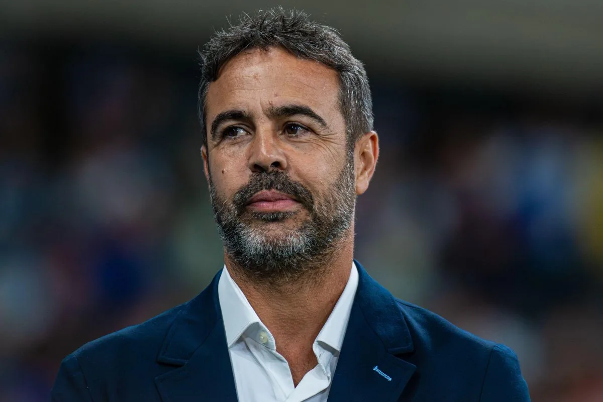 Artur Jorge celebra jogo coletivo do Cruzeiro em vitória contra o Remo